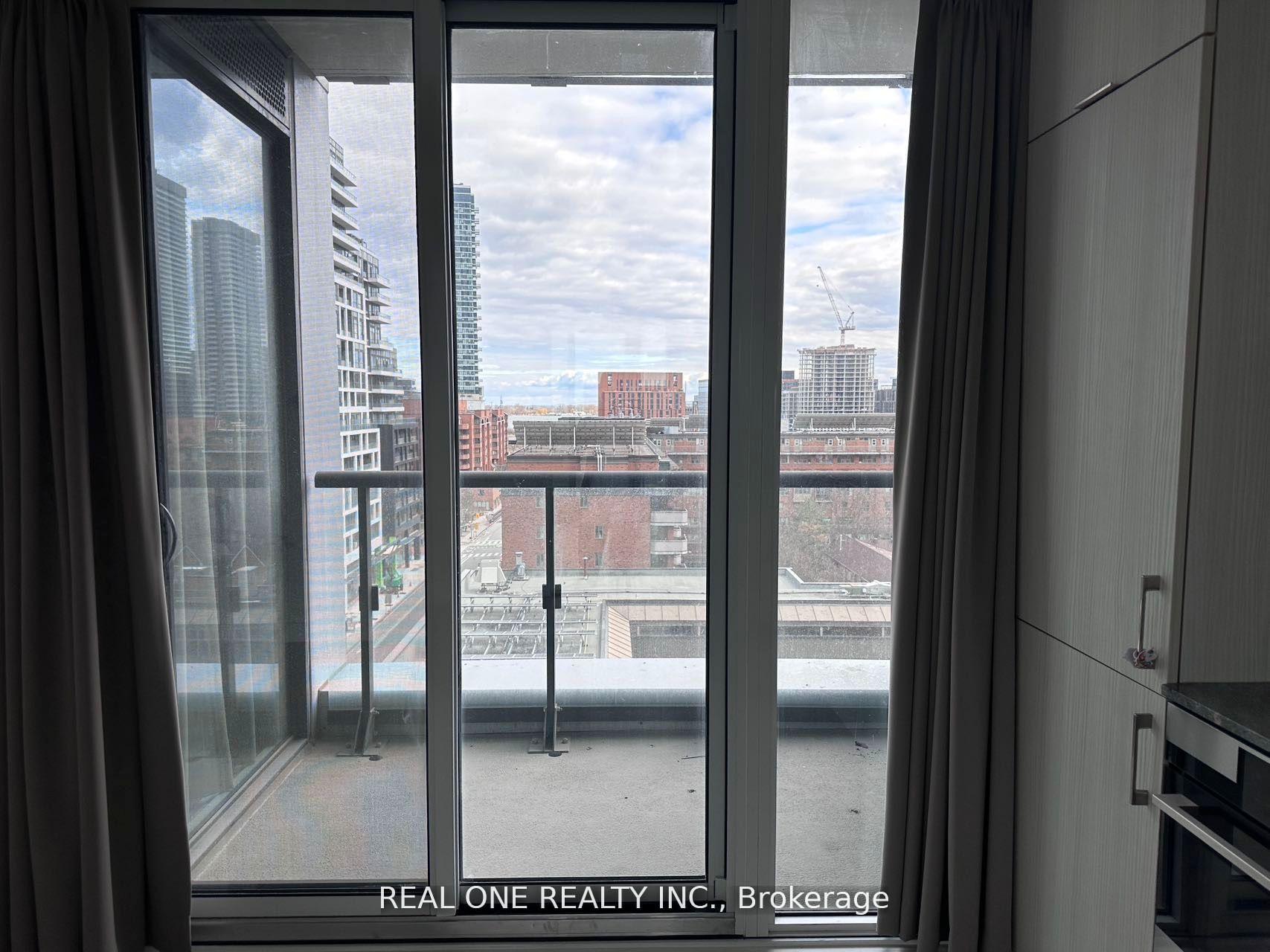Photo 6 of Unit 815, 158 Front Street E, Toronto, Moss Park — HOMEH