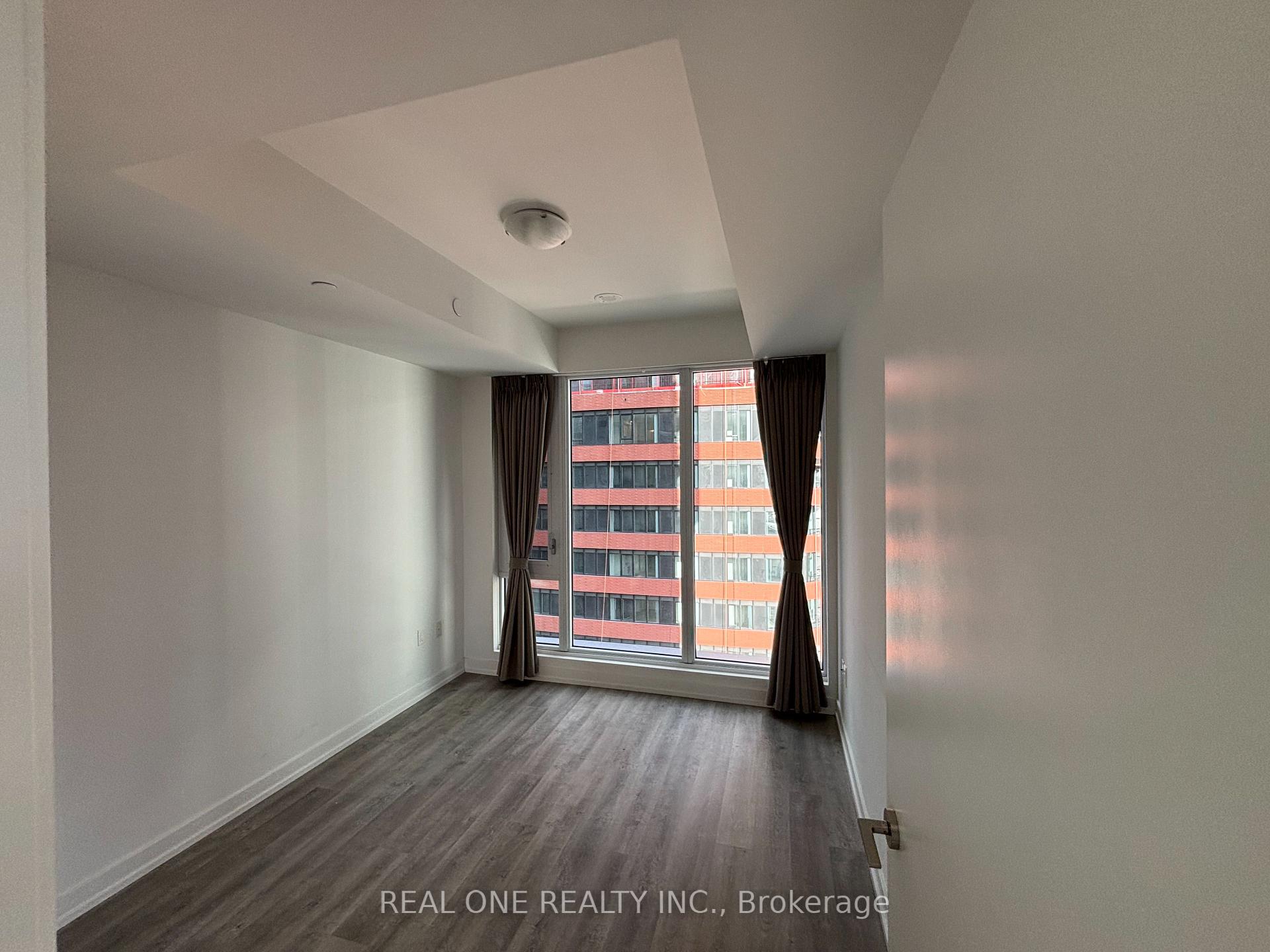 Photo 5 of Unit 815, 158 Front Street E, Toronto, Moss Park — HOMEH