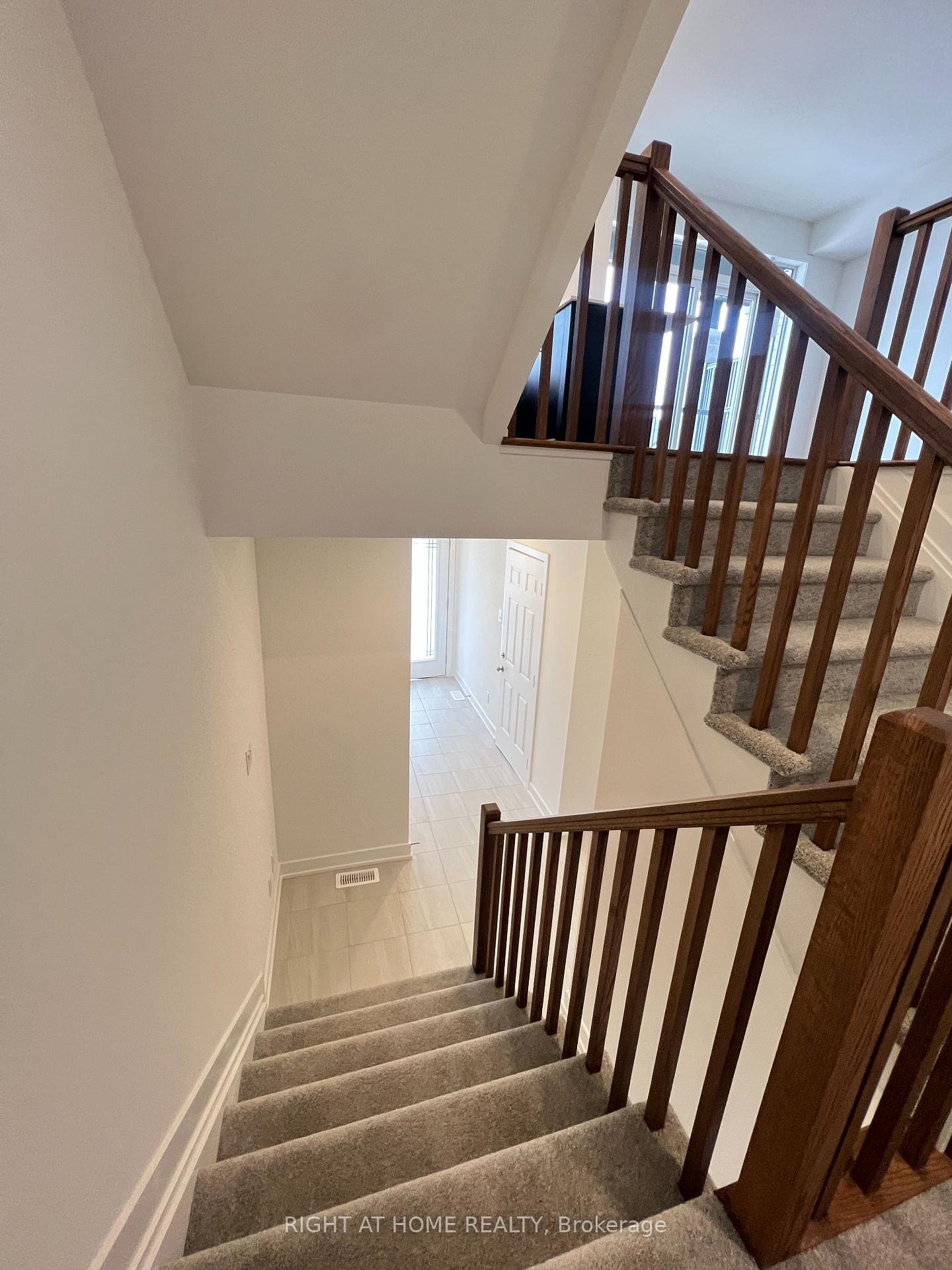 Photo 3 of 133 Lemon Leaf Lane, Ottawa, Leitrim — HOMEH