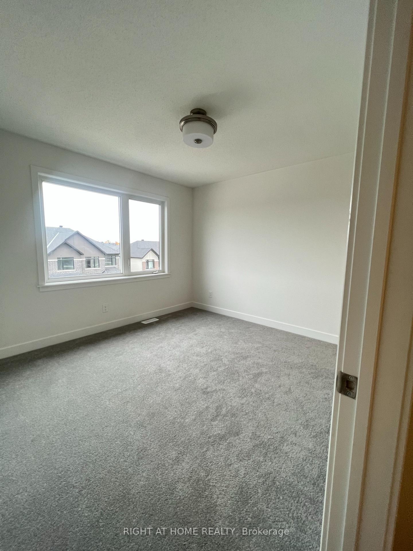 Photo 18 of 133 Lemon Leaf Lane, Ottawa, Leitrim — HOMEH