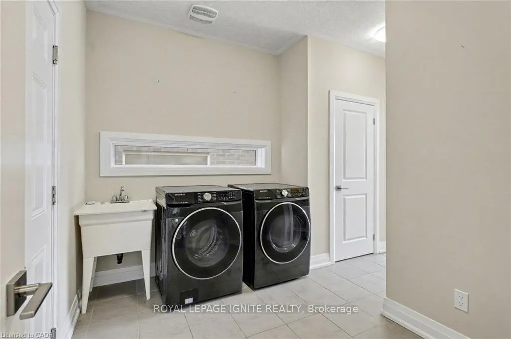 Photo 17 of 156 Ridgemount Street, Kitchener — HOMEH