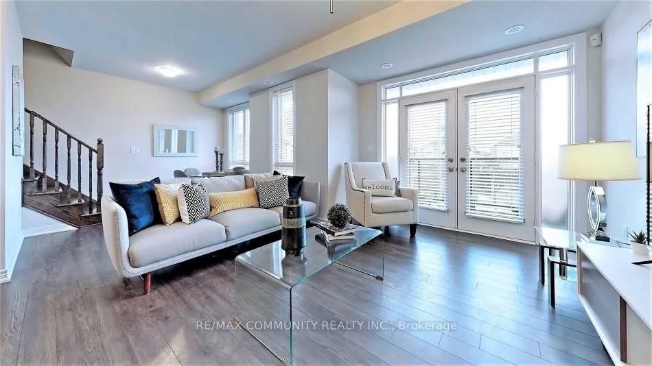 Photo 5 of Unit 5, 125 Kayla Crescent, Vaughan, Maple — HOMEH