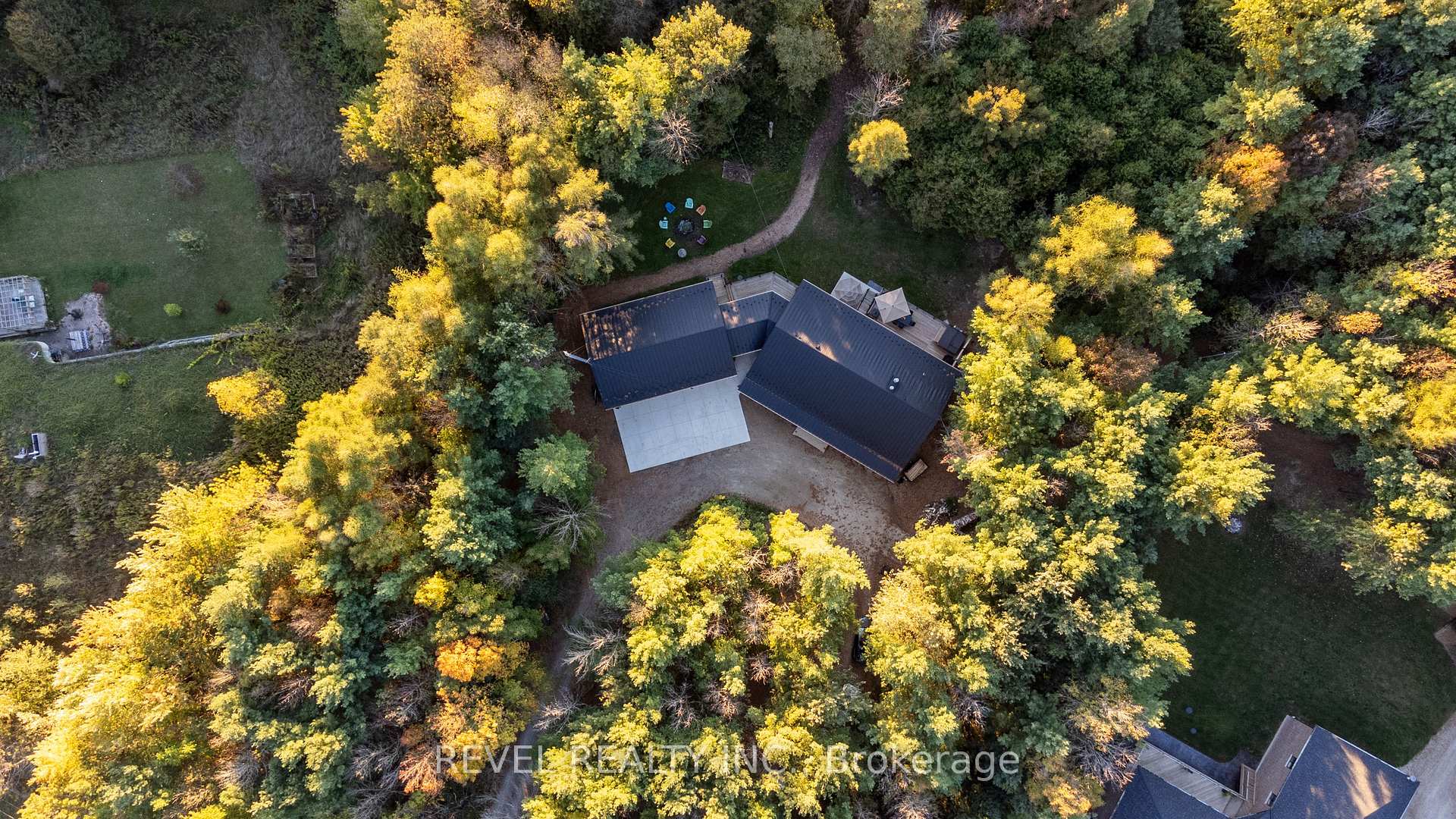 Photo 2 of 7404 Wellington Road, Mapleton, Rural Mapleton — HOMEH