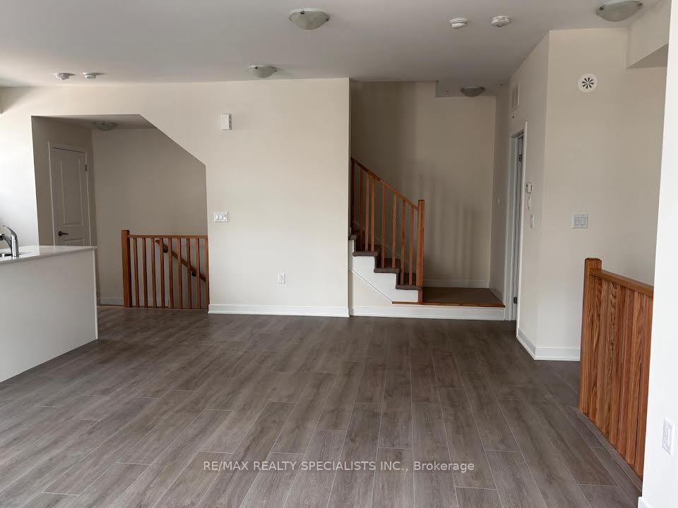 Photo 9 of Unit 1002, 1695 Dersan Street, Pickering, Duffin Heights — HOMEH