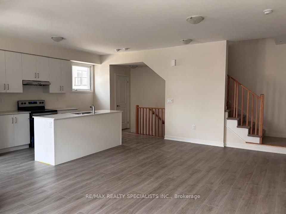 Photo 6 of Unit 1002, 1695 Dersan Street, Pickering, Duffin Heights — HOMEH