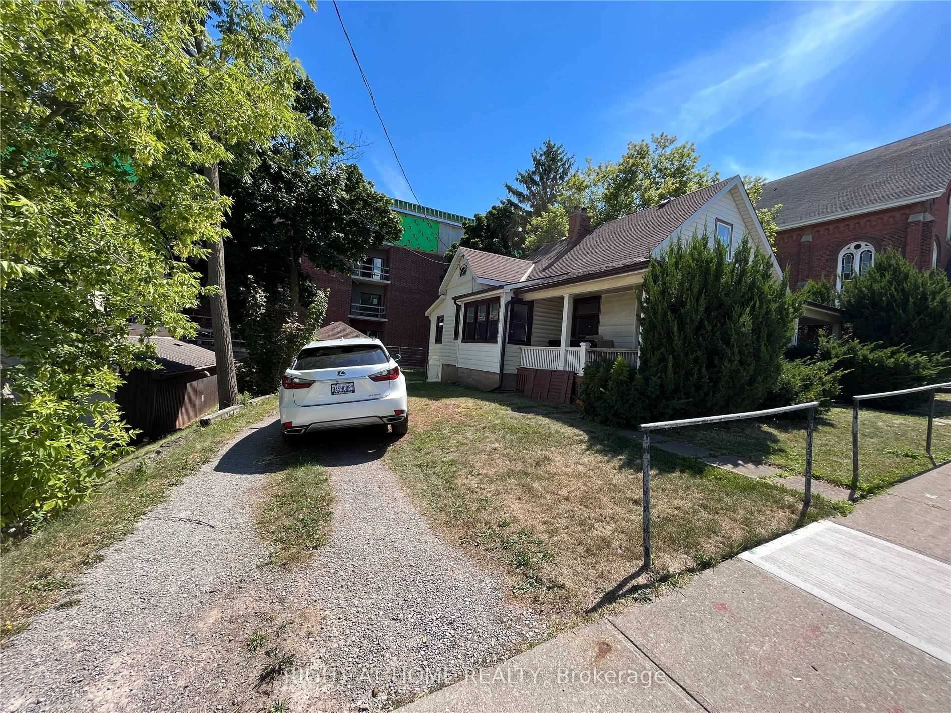 Photo 4 of 4287 Queen (Main Unit ) Street, Lincoln, Beamsville — HOMEH