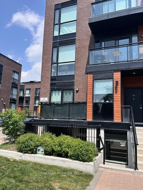 Front of Unit F1101, 32 Coles Avenue