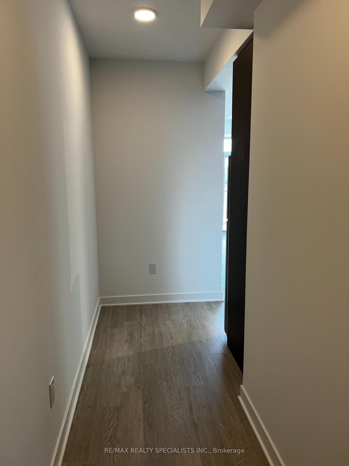 Photo 13 of Unit 1320, 2782 Barton Street E, Hamilton, Riverdale — HOMEH