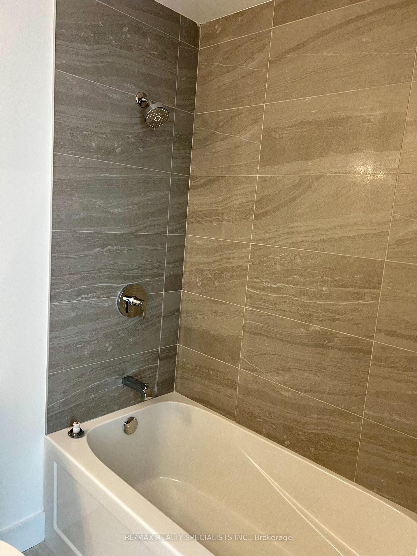 Photo 16 of Unit 1320, 2782 Barton Street E, Hamilton, Riverdale — HOMEH