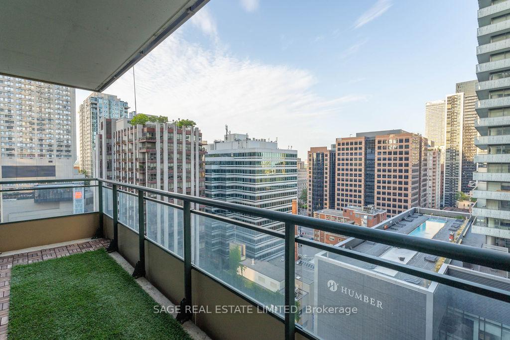 Photo 14 of Unit 1801, 35 Hayden Street, Toronto, Church-Yonge Corridor — HOMEH