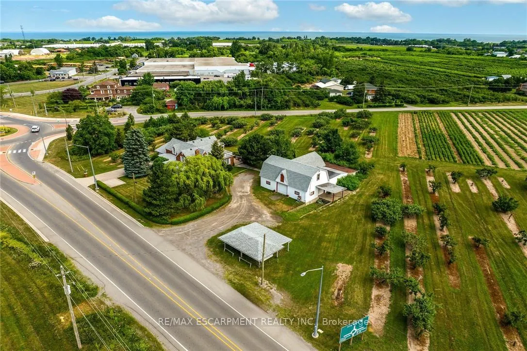 Photo 2 of 5581 King Street, Lincoln, Beamsville — HOMEH