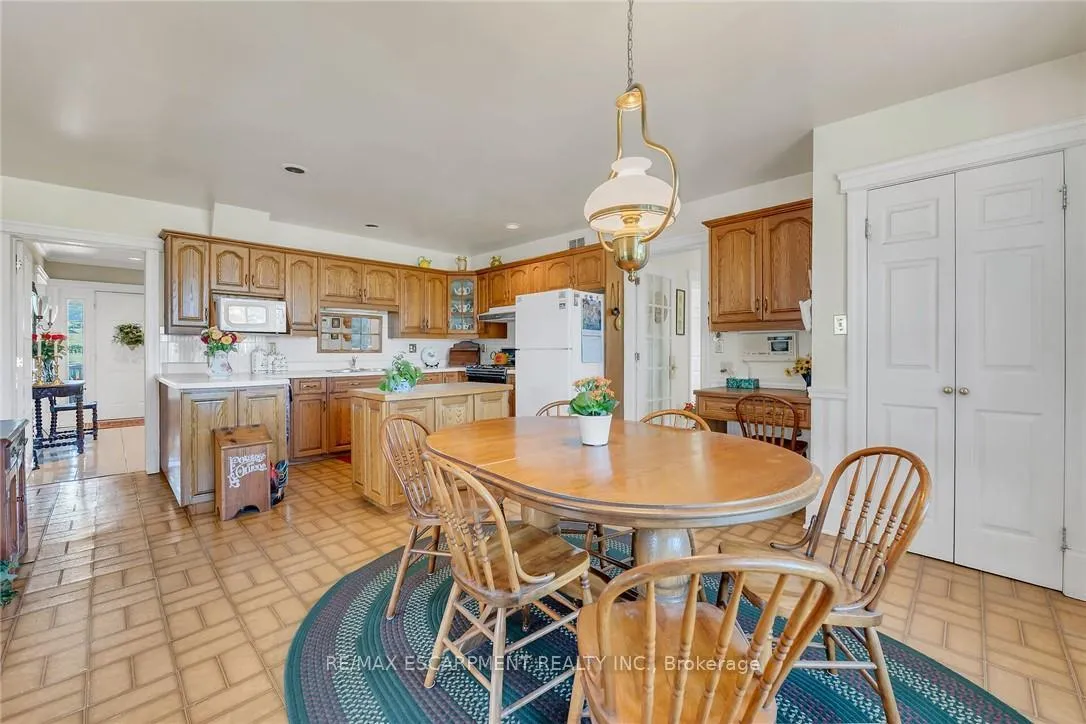 Photo 11 of 5581 King Street, Lincoln, Beamsville — HOMEH
