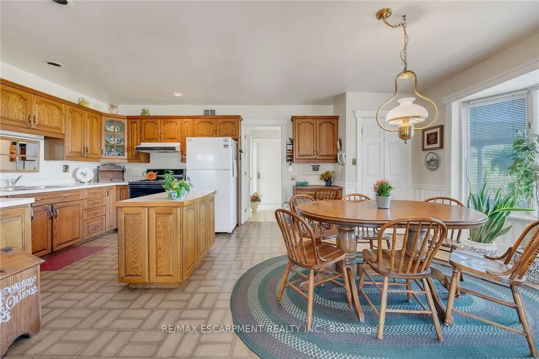 Photo 14 of 5581 King Street, Lincoln, Beamsville — HOMEH
