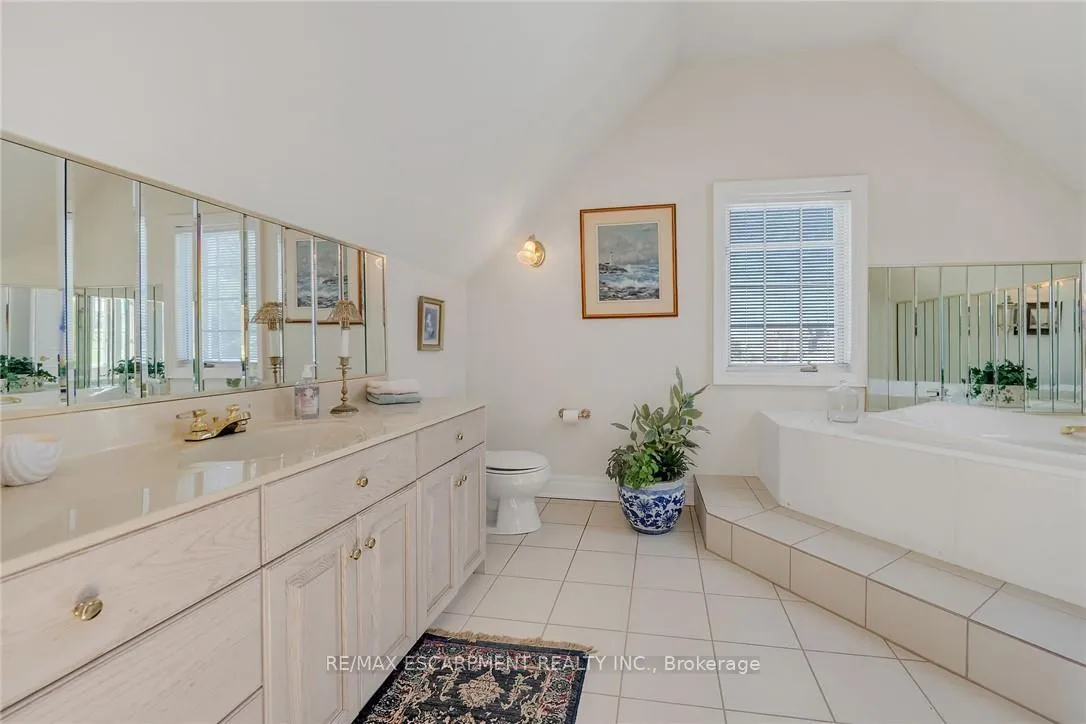 Photo 28 of 5581 King Street, Lincoln, Beamsville — HOMEH