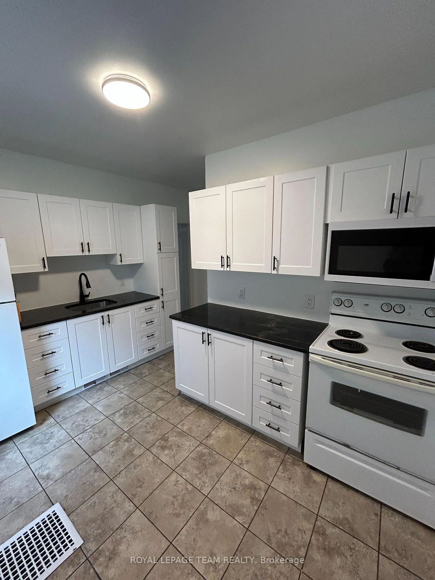 Photo 5 of 308 Cumberland Street, Ottawa, Lower Town/Byward Market — HOMEH