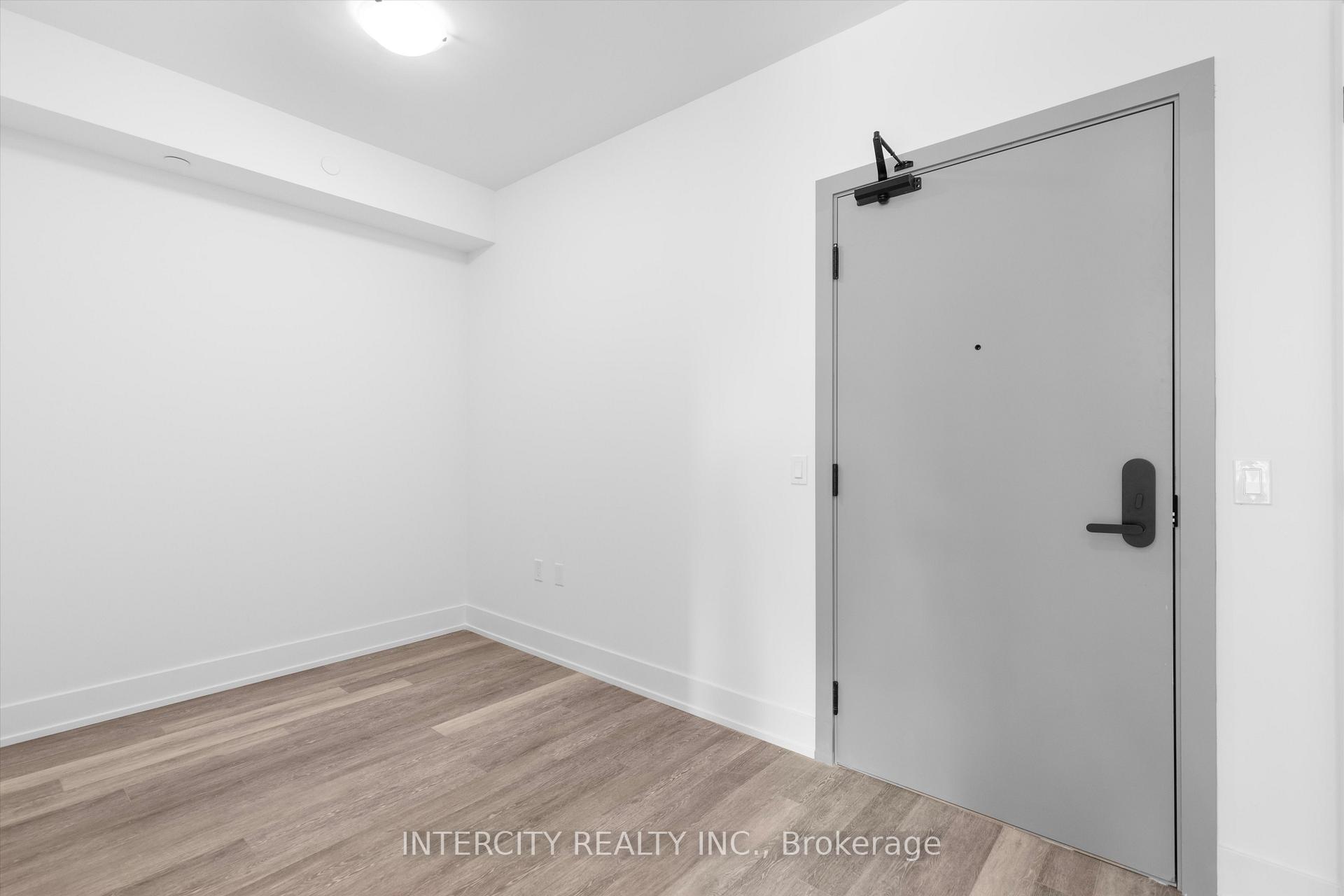Photo 12 of Unit 252, 2075 King Road, King, King City — HOMEH