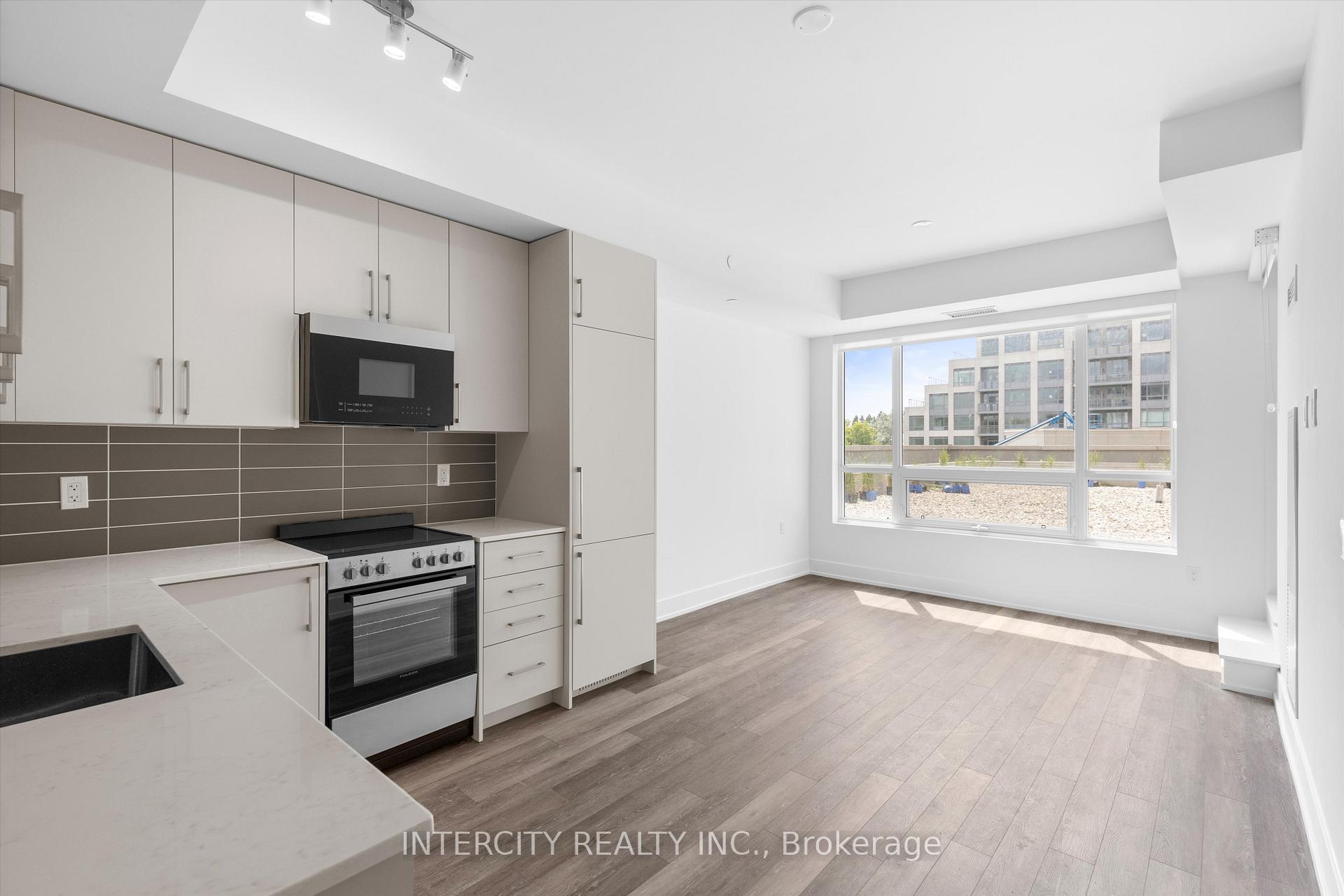 Photo 14 of Unit 252, 2075 King Road, King, King City — HOMEH