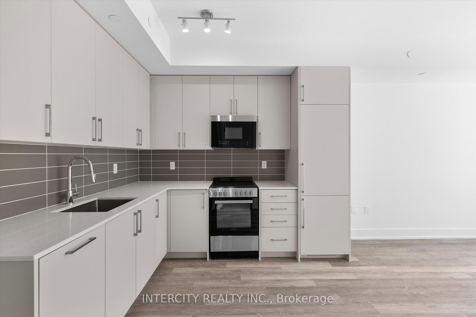 Photo 10 of Unit 252, 2075 King Road, King, King City — HOMEH