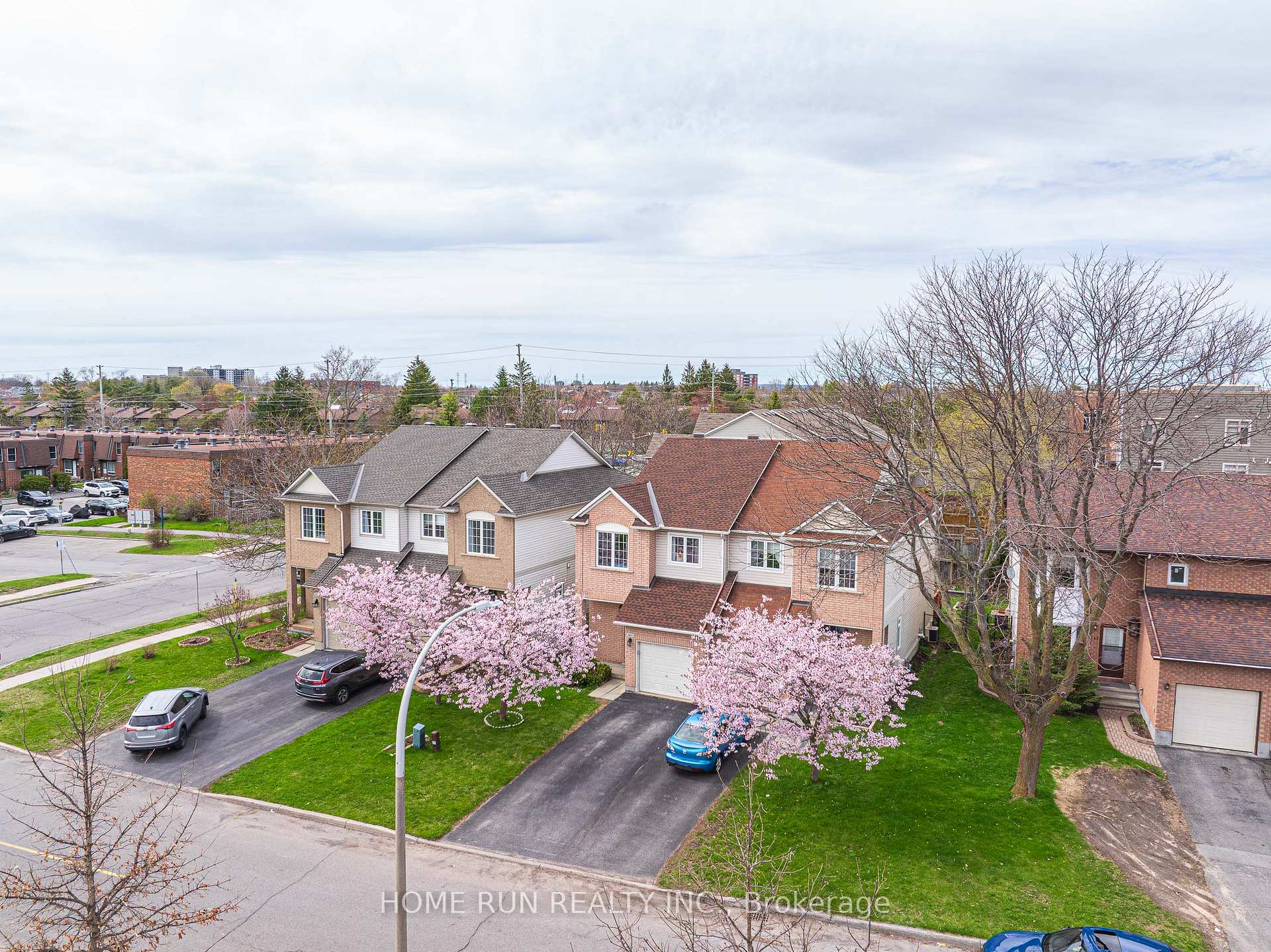 Photo 3 of 3438 Wyman Crescent, Ottawa, Windsor Park Village — HOMEH