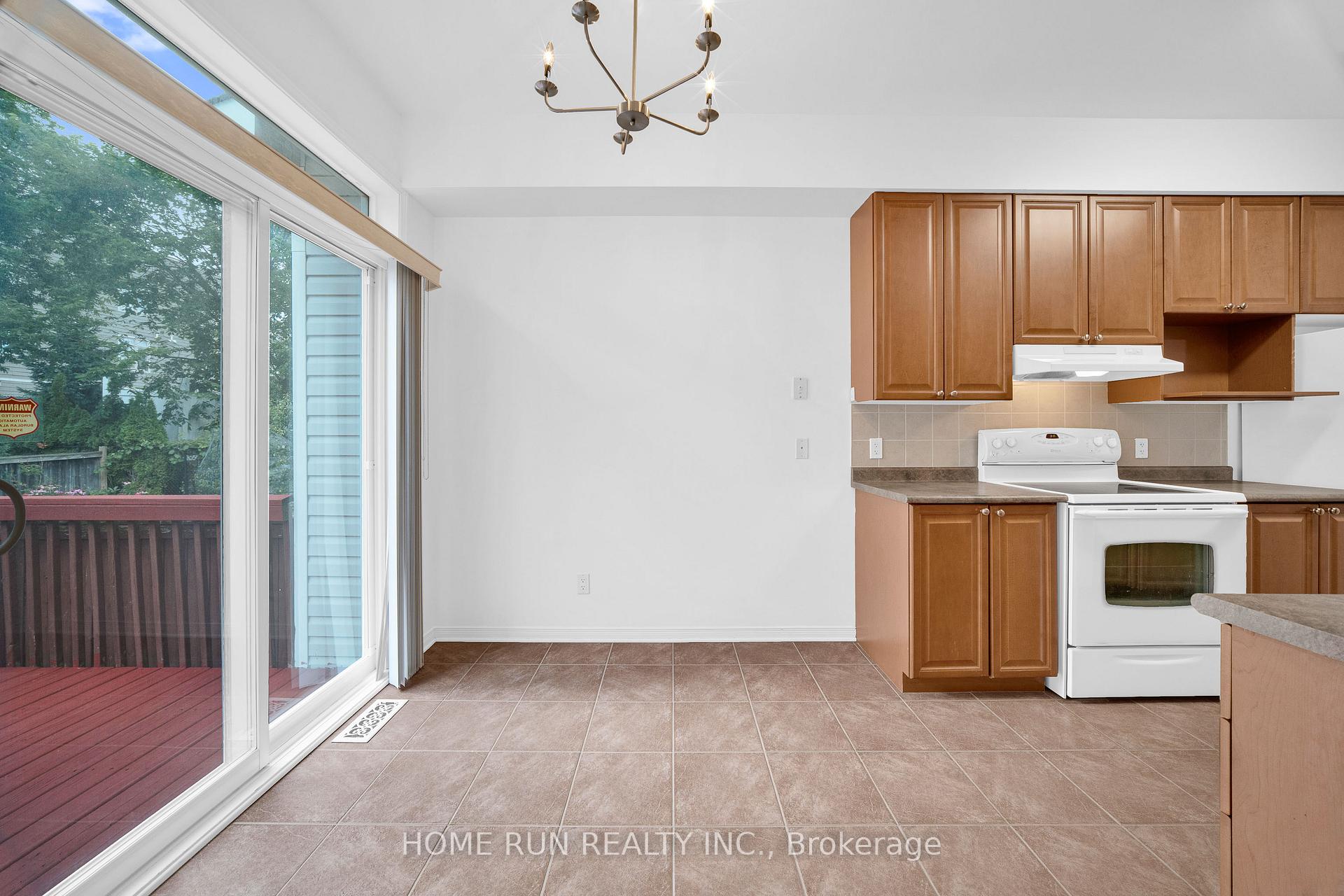 Photo 6 of 3438 Wyman Crescent, Ottawa, Windsor Park Village — HOMEH