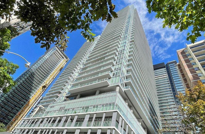 Front of Unit 1401, 195 Redpath Avenue