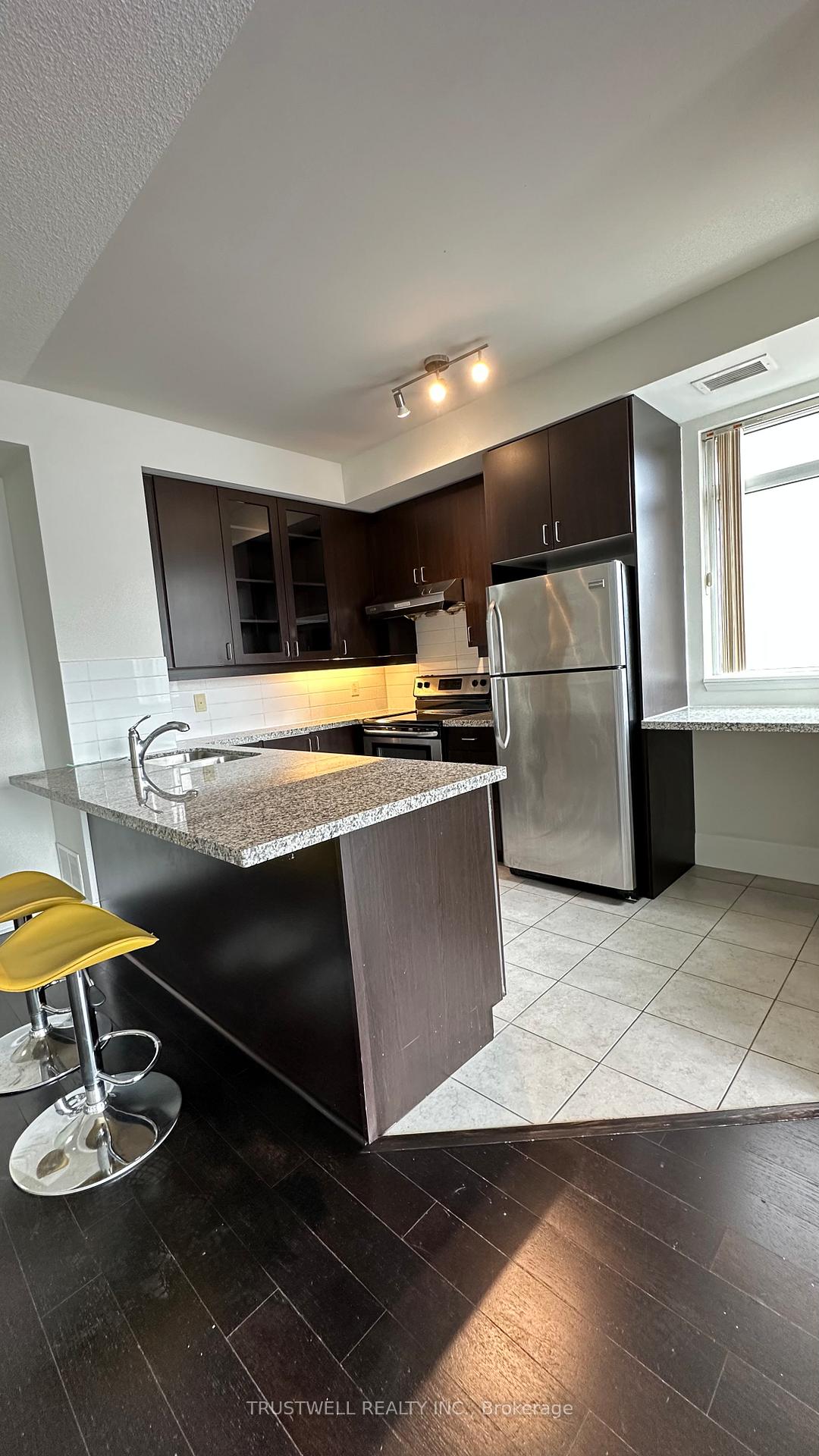 Photo 3 of Unit 213, 151 Upper Duke Crescent, Markham, Unionville — HOMEH