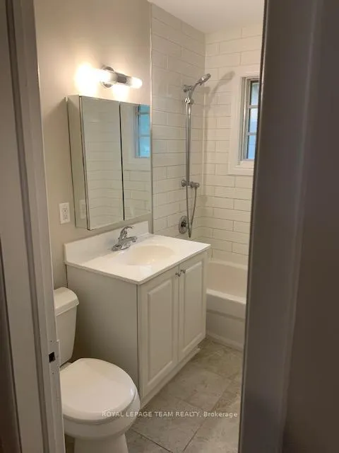 Photo 10 of 20 Brook Lane, Ottawa, Meadowlands/Crestview — HOMEH