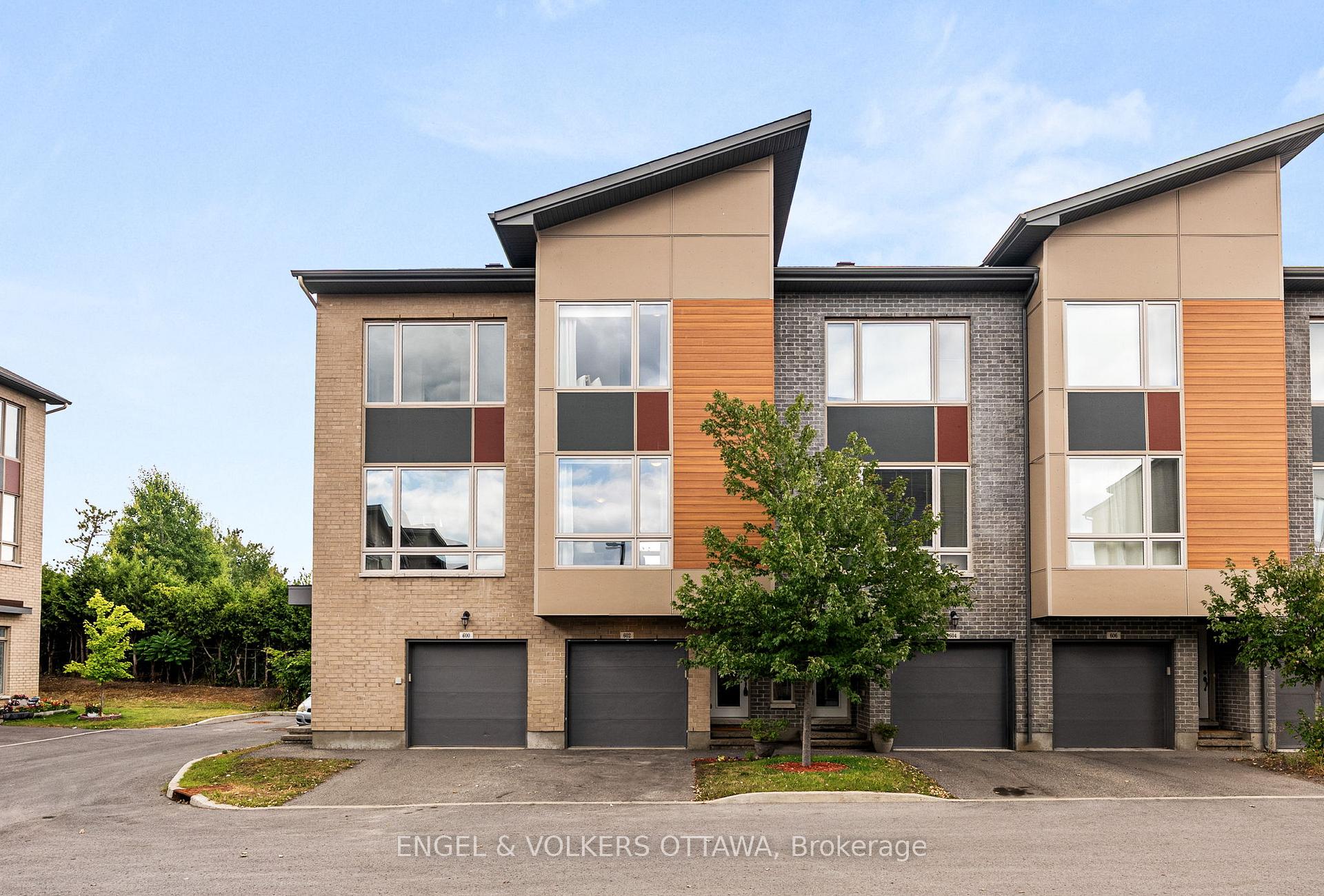 Front of 602 Terravita Private