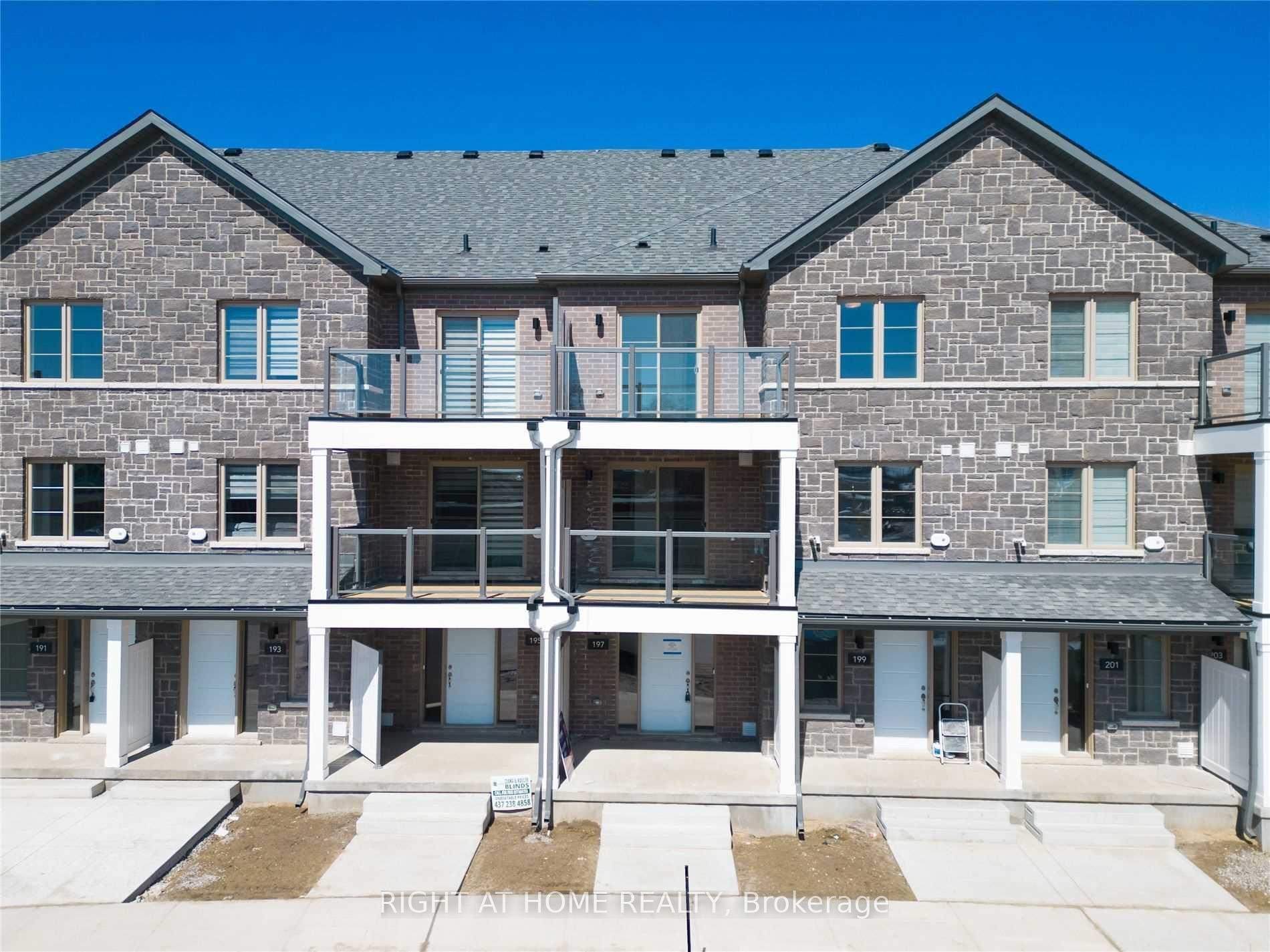 Front of Unit 197, 205 West Oak Terrace N
