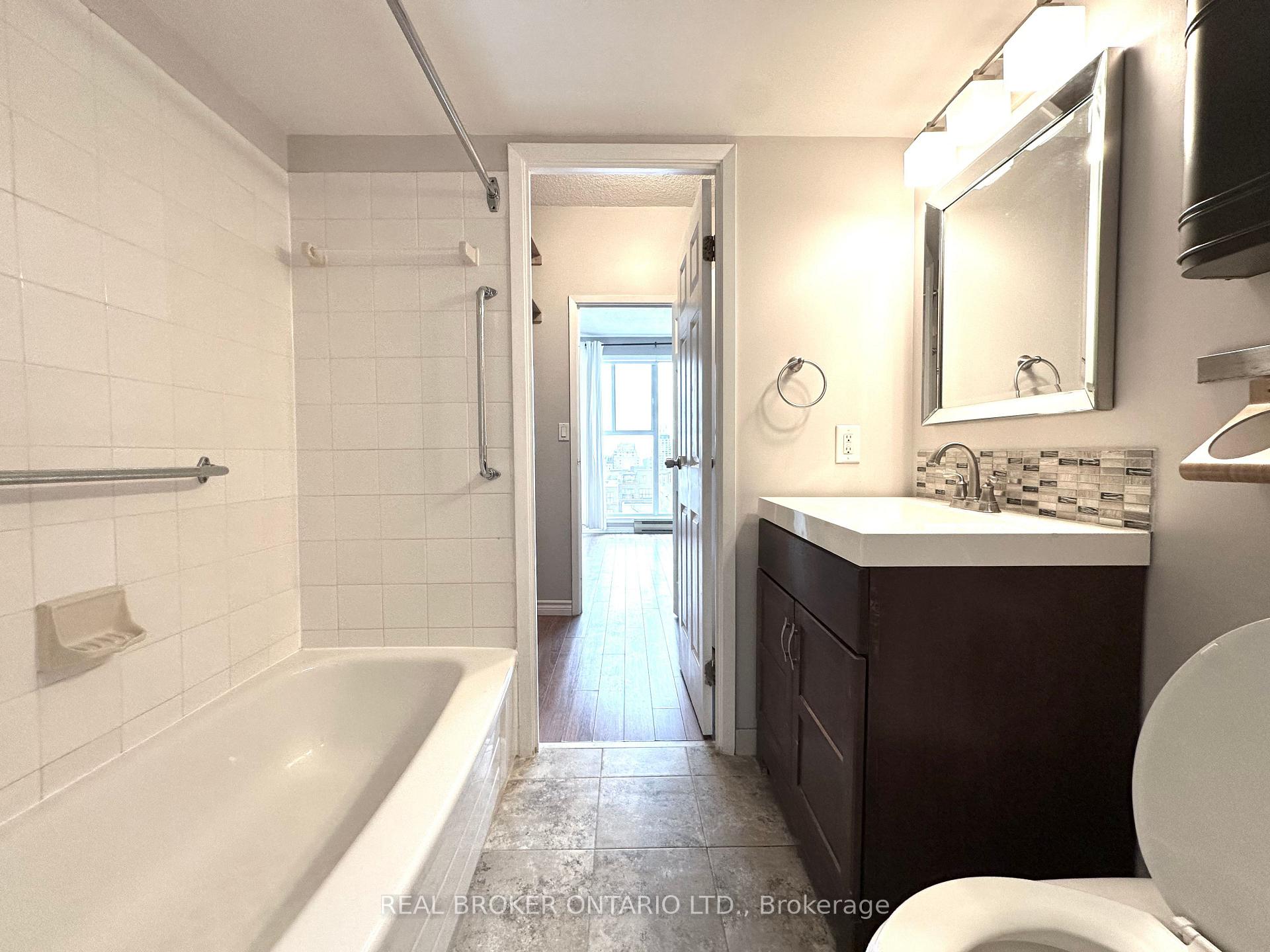 Photo 27 of Unit 1117, 222 The Esplanade, Toronto, Waterfront Communities — HOMEH