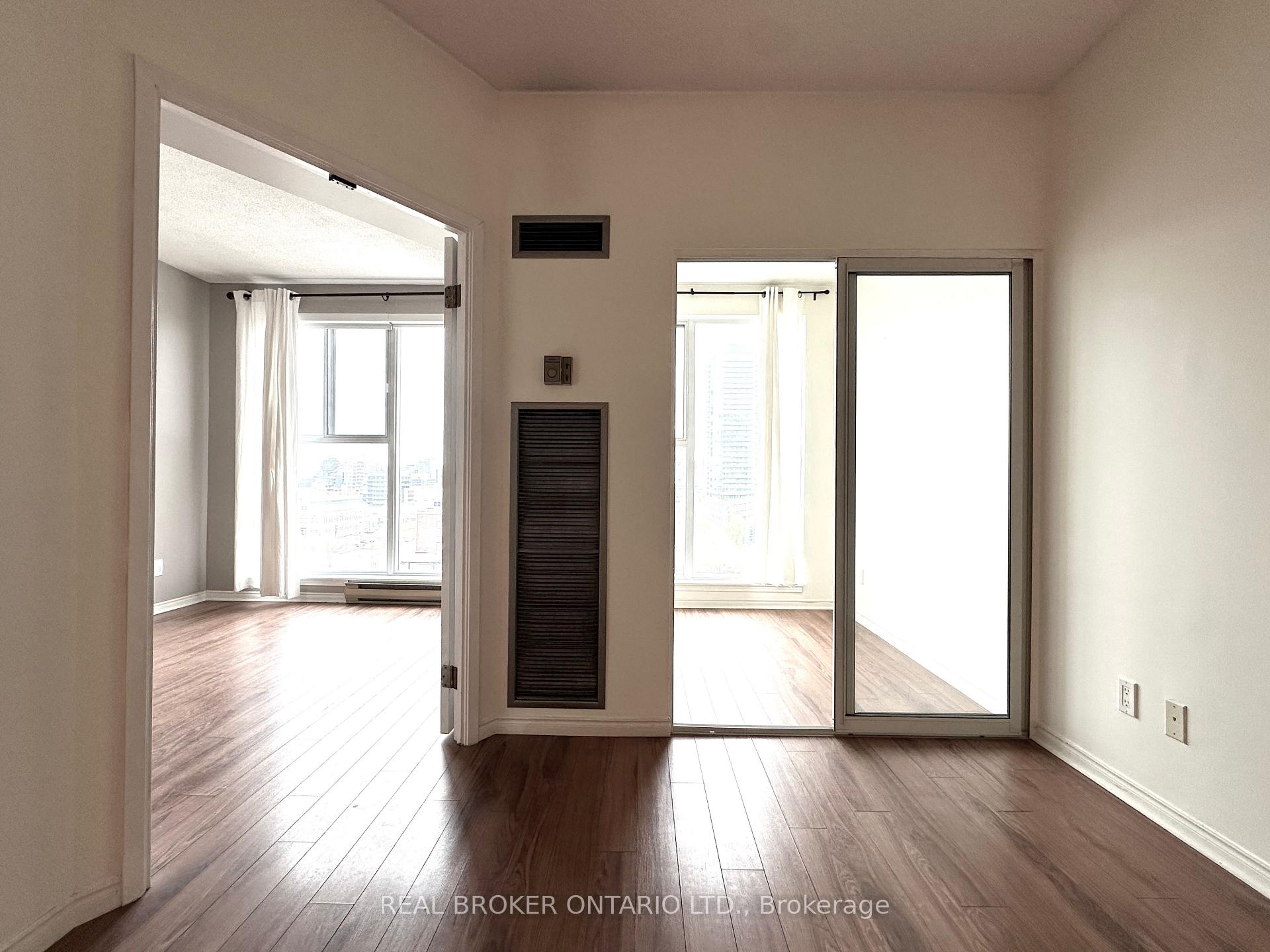 Photo 10 of Unit 1117, 222 The Esplanade, Toronto, Waterfront Communities — HOMEH