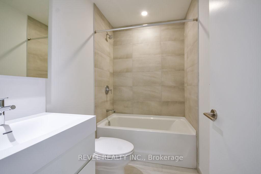 Photo 30 of Unit 1704, 39 Mary Street, Barrie, City Centre — HOMEH