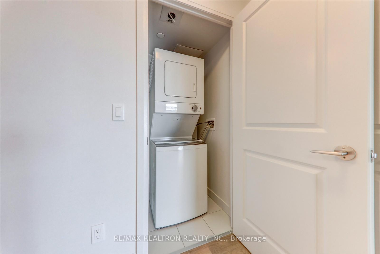 Photo 9 of Unit 1509, 20 Meadowglen Place, Scarborough, Woburn — HOMEH