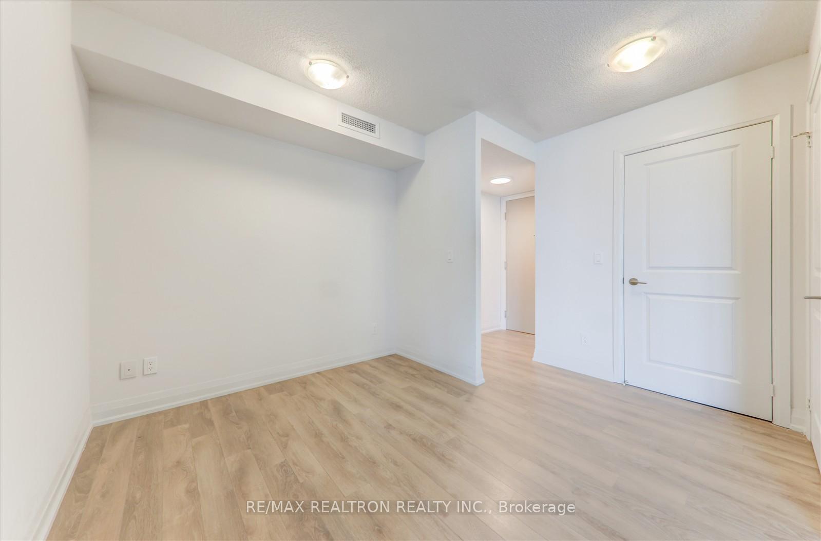 Photo 10 of Unit 1509, 20 Meadowglen Place, Scarborough, Woburn — HOMEH