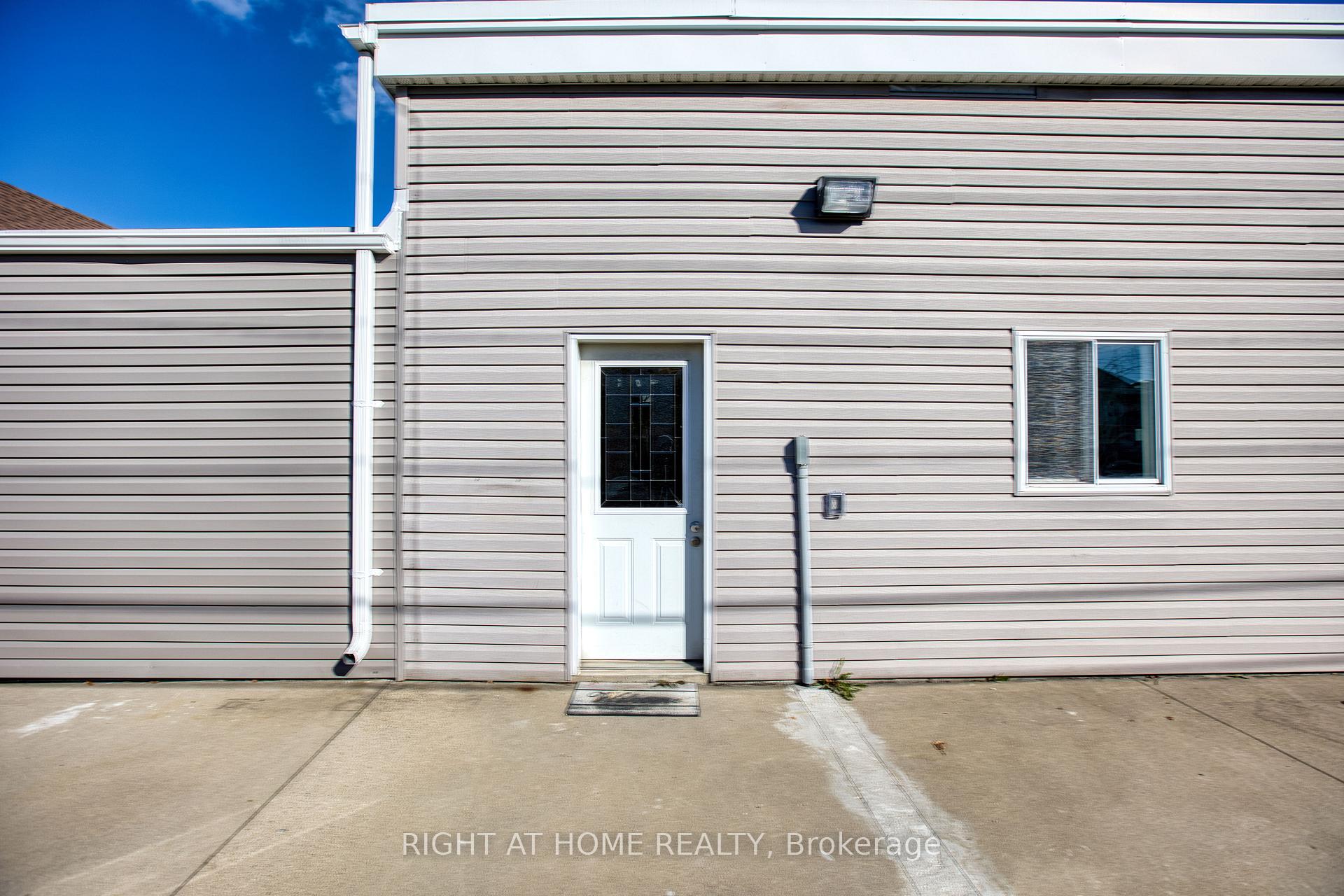 Photo 2 of 85R Robins Avenue, Hamilton, Crown Point — HOMEH