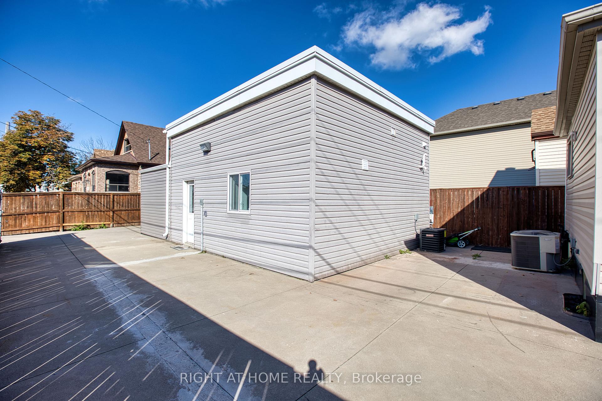 Photo 3 of 85R Robins Avenue, Hamilton, Crown Point — HOMEH