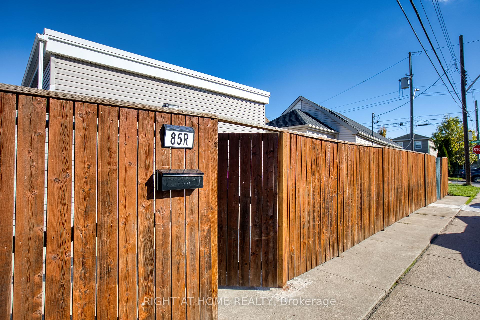 Photo 6 of 85R Robins Avenue, Hamilton, Crown Point — HOMEH
