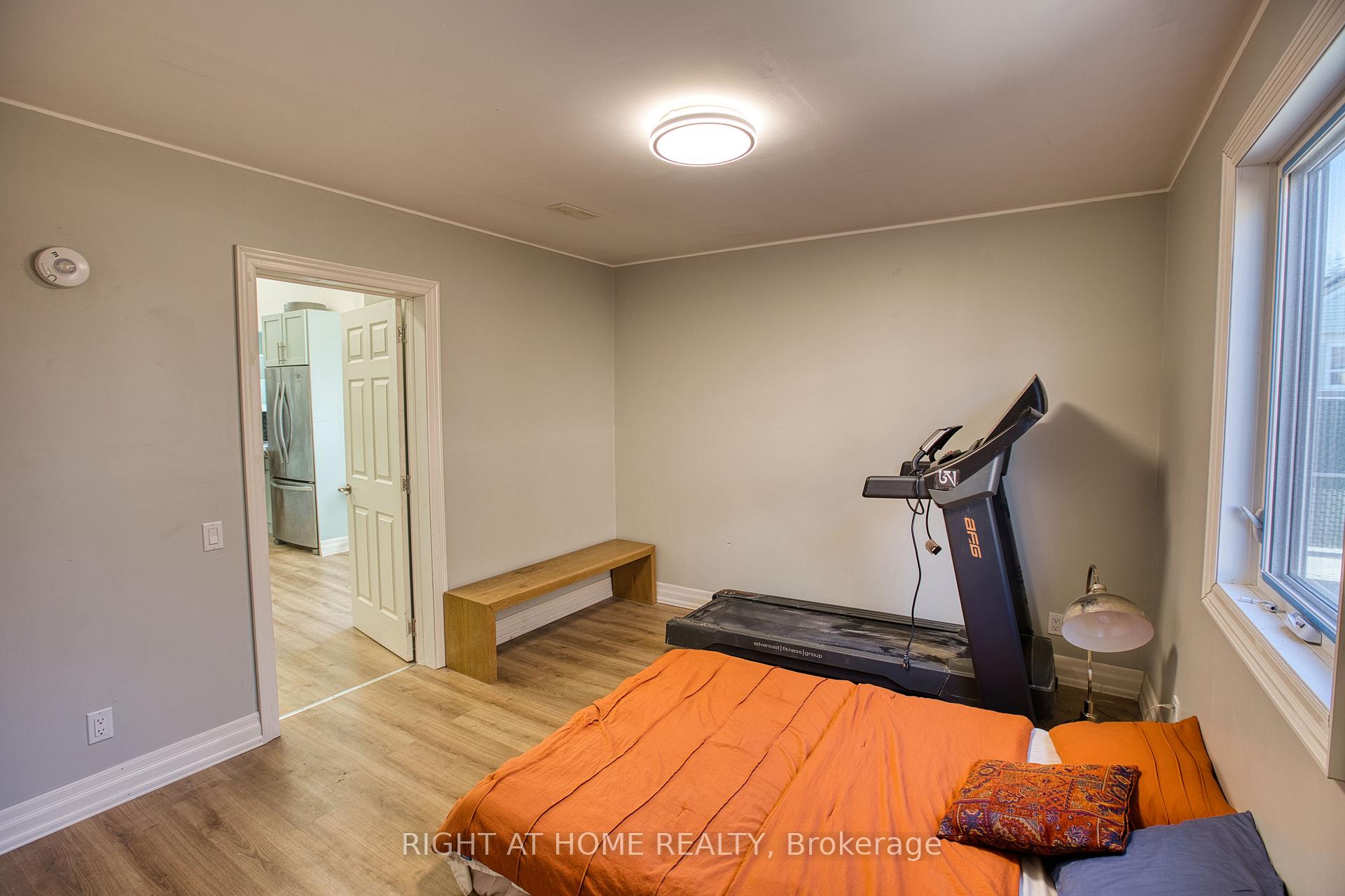 Photo 11 of 85R Robins Avenue, Hamilton, Crown Point — HOMEH