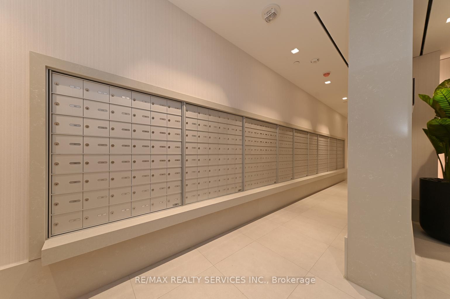 Photo 5 of Unit 507, 2020 Bathurst Street, Toronto, Humewood-Cedarvale — HOMEH