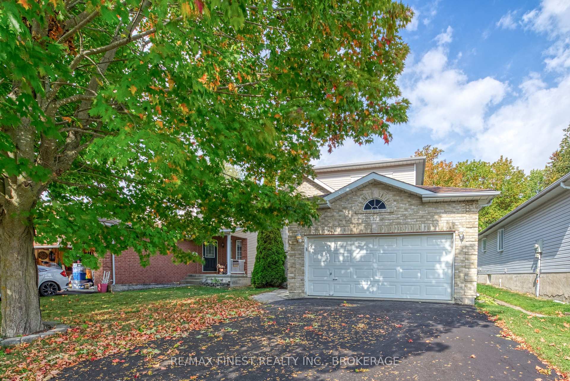 Photo 3 of 938 Lombardy Street, Kingston, South of Taylor-Kidd Blvd — HOMEH