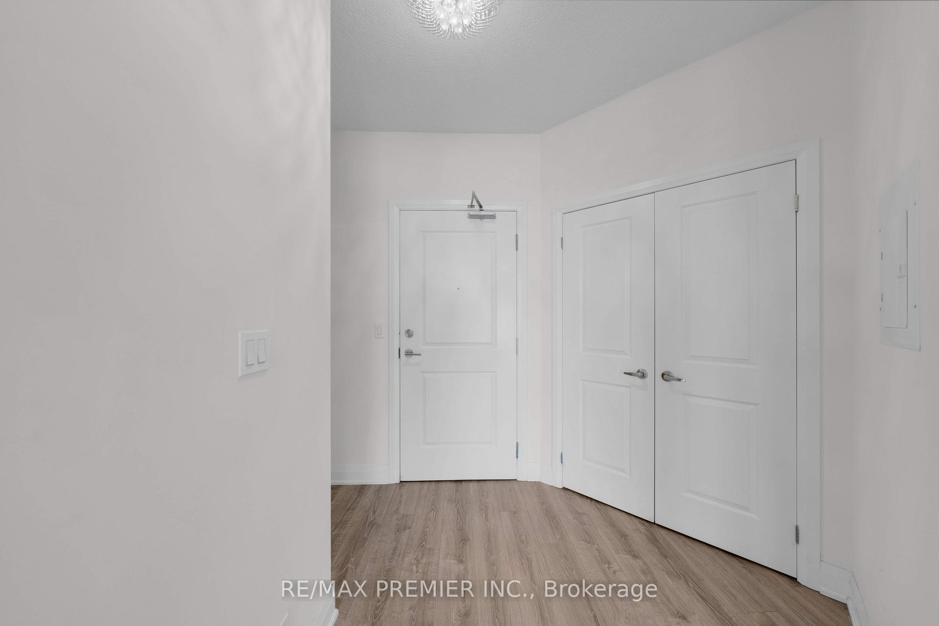 Photo 3 of Unit 821, 12 Woodstream Boulevard, Vaughan, Vaughan Grove — HOMEH