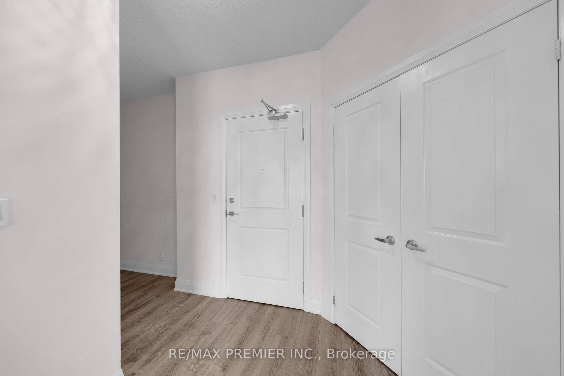 Photo 2 of Unit 821, 12 Woodstream Boulevard, Vaughan, Vaughan Grove — HOMEH