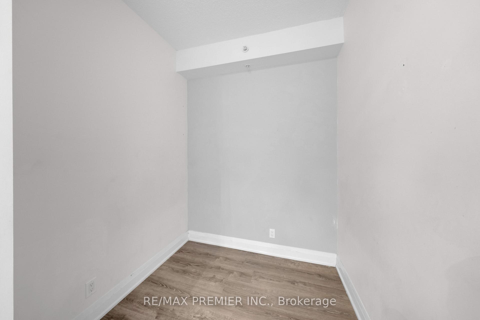 Photo 10 of Unit 821, 12 Woodstream Boulevard, Vaughan, Vaughan Grove — HOMEH