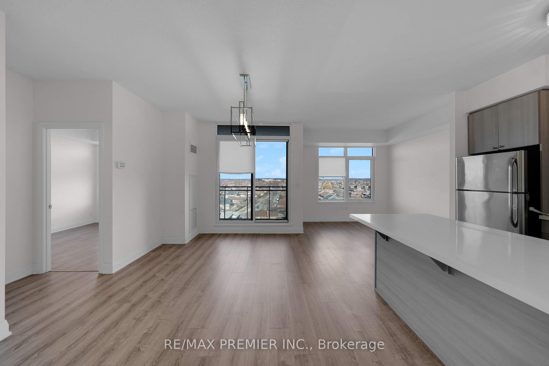 Photo 6 of Unit 821, 12 Woodstream Boulevard, Vaughan, Vaughan Grove — HOMEH