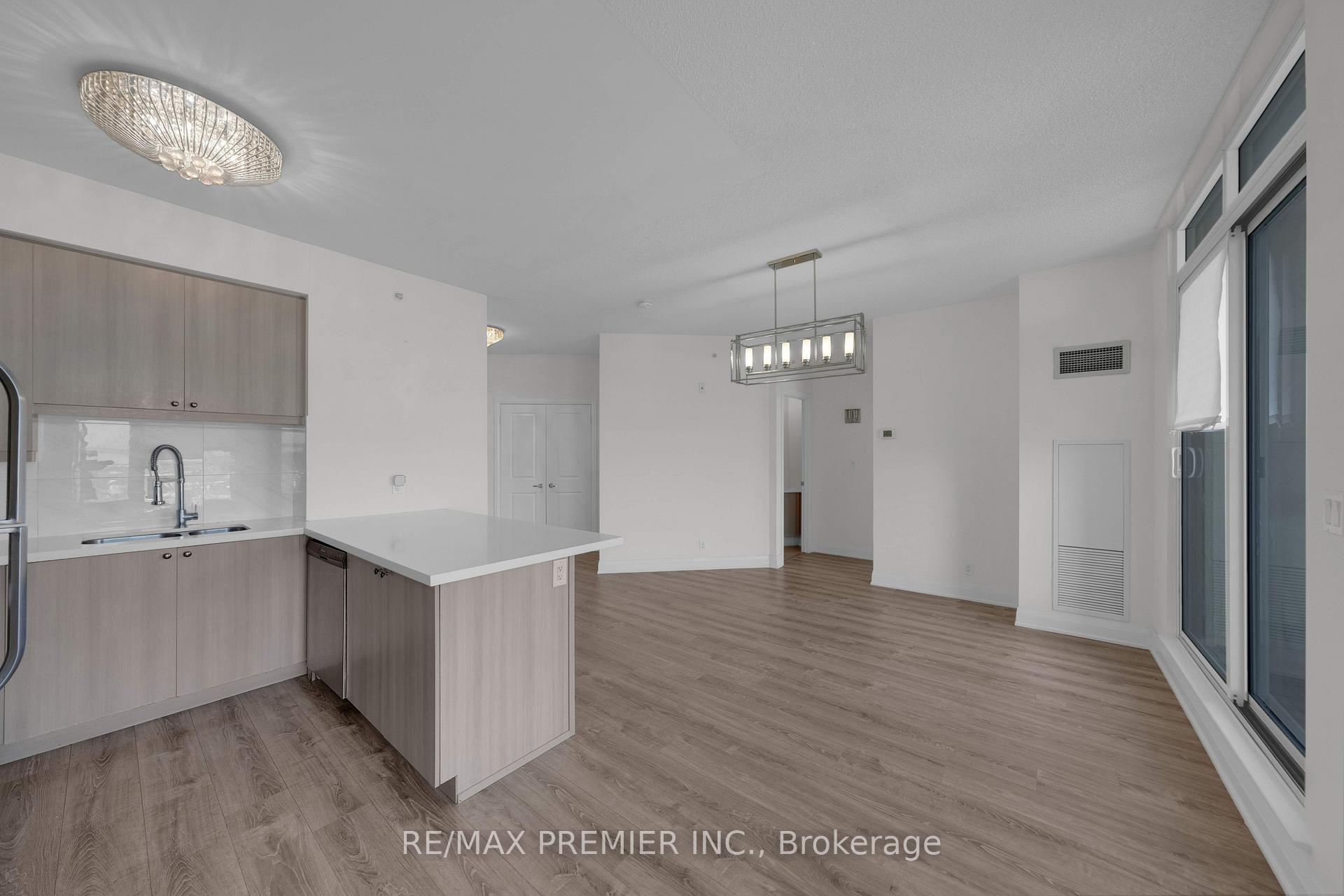 Photo 8 of Unit 821, 12 Woodstream Boulevard, Vaughan, Vaughan Grove — HOMEH