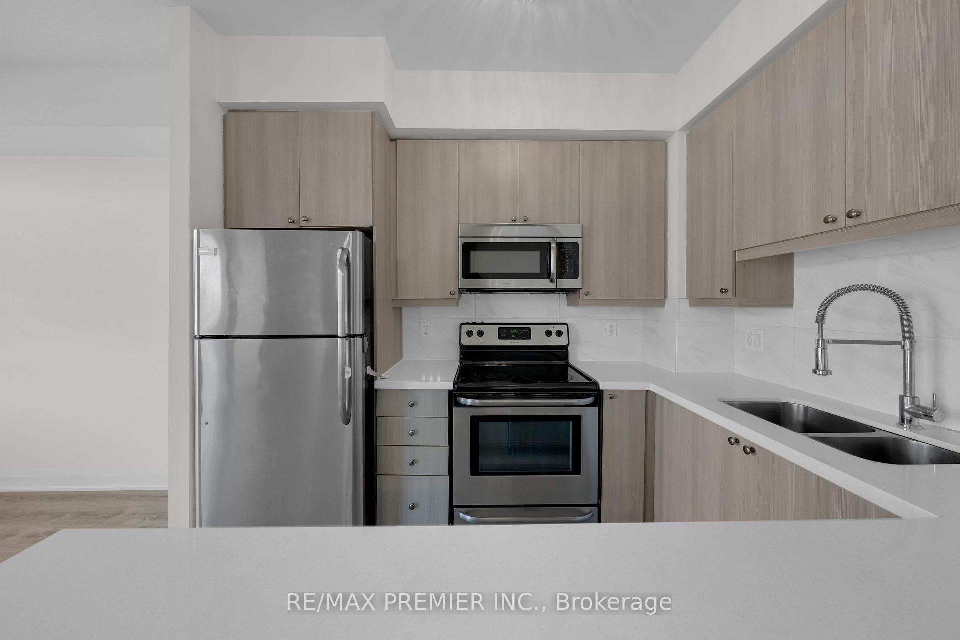 Photo 9 of Unit 821, 12 Woodstream Boulevard, Vaughan, Vaughan Grove — HOMEH