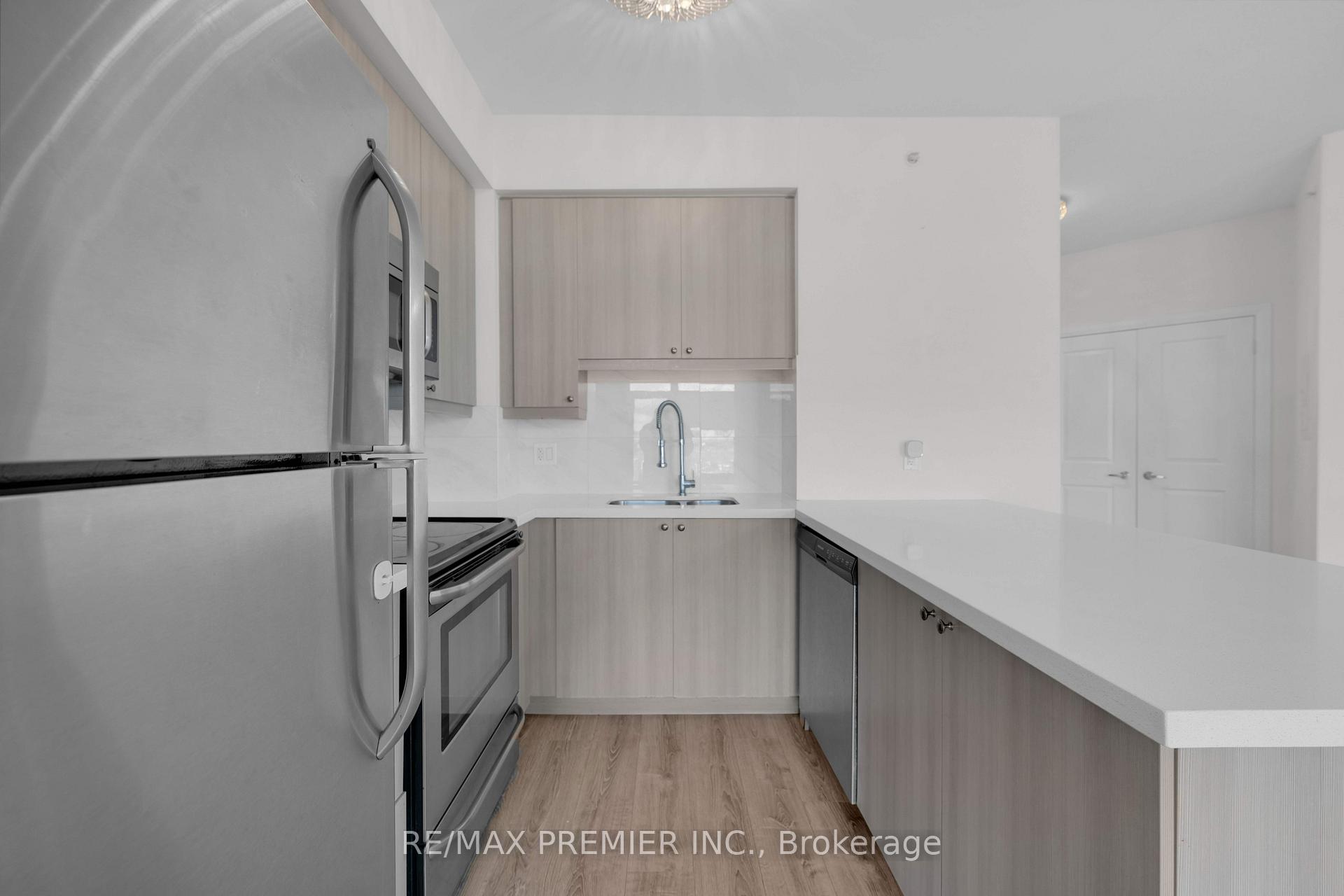 Photo 17 of Unit 821, 12 Woodstream Boulevard, Vaughan, Vaughan Grove — HOMEH