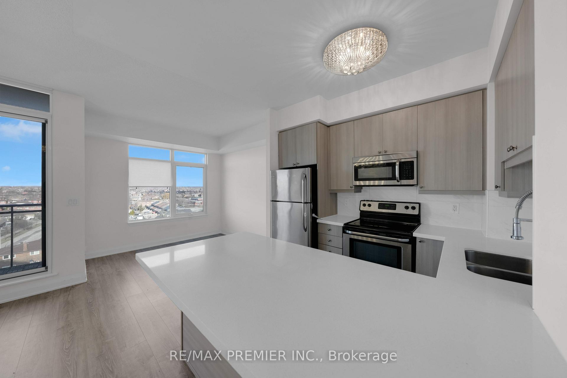Photo 13 of Unit 821, 12 Woodstream Boulevard, Vaughan, Vaughan Grove — HOMEH
