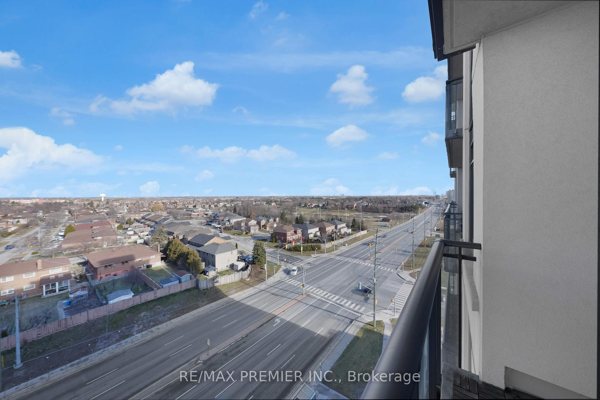 Photo 21 of Unit 821, 12 Woodstream Boulevard, Vaughan, Vaughan Grove — HOMEH