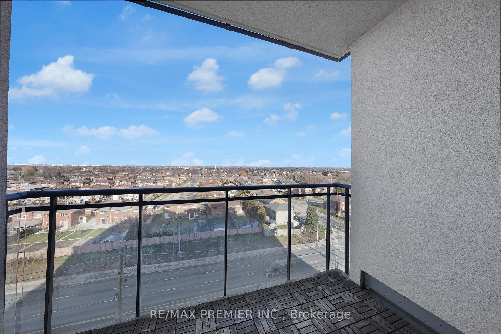 Photo 29 of Unit 821, 12 Woodstream Boulevard, Vaughan, Vaughan Grove — HOMEH